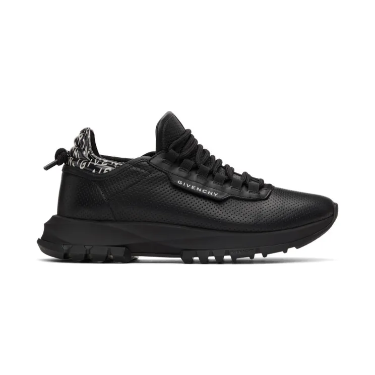 Givenchy Black Spectre Runner Low Sneakers (BH003AH0TW)