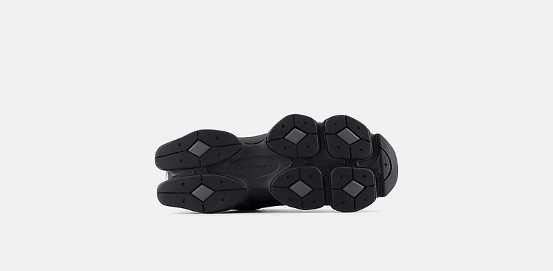 New Balance 9060 “Mono Black” (U906079E)