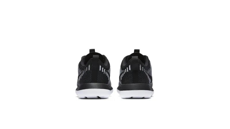Nike Roshe Two Flyknit Black Black White (W) Black/Black/White (844929-001)