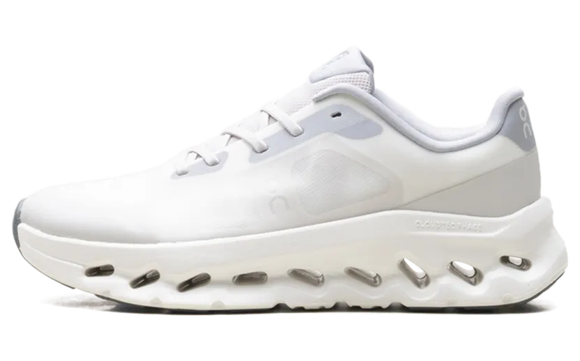 On Running Cloudtilt Remix “Alloy/Ivory” (3WG10243228)