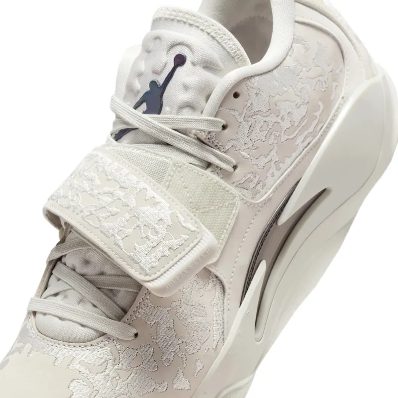 Jordan Zion 3 SE M.U.D. Light Bone (FN1714-040)