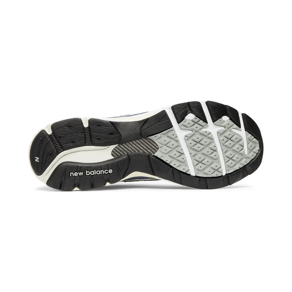 New Balance MADE in UK 920 Off White / White / Black (ML920V1-38211)