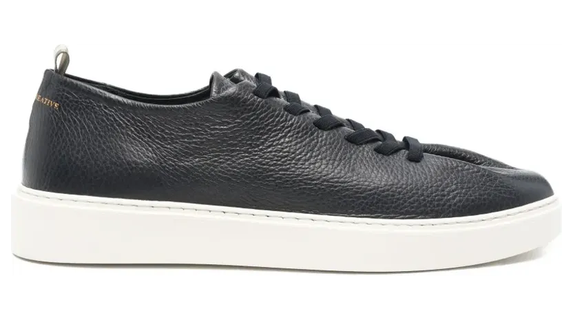 Officine Creative mit Schnürung “Black” (OCUPLUM001MUFLO)