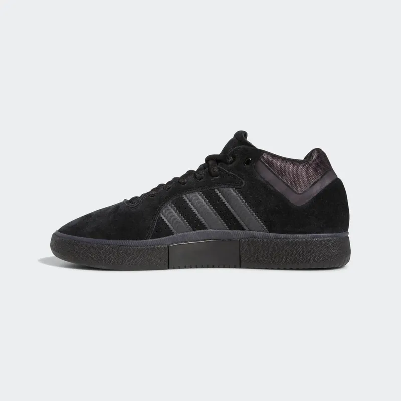 adidas Tyshawn x Spitfire Core Black / Core Black / Silver Metallic (HQ9792)