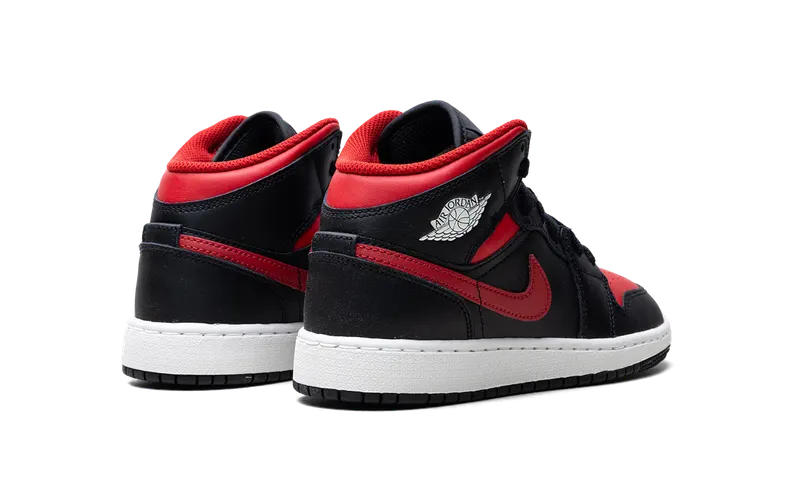 Jordan 1 Mid GS “Black Summit White Varsity Red” (DQ8423-067)