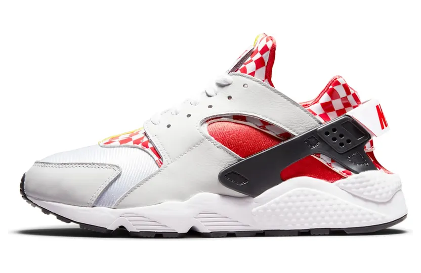 Nike Air Huarache Premium Liverpool FCen Wit – “White / Red-black-yellow” (DN5080-100)