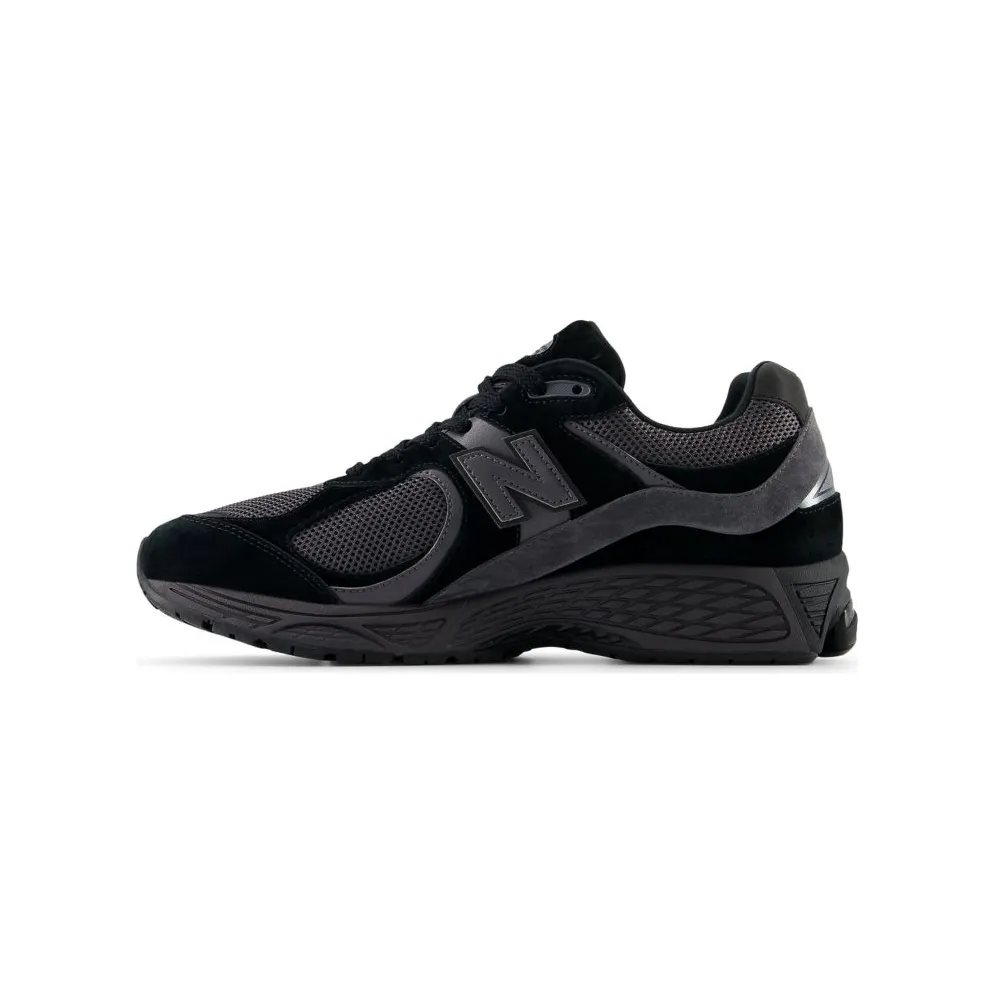New Balance 2002R “Black Magnet” (M2002RBL)