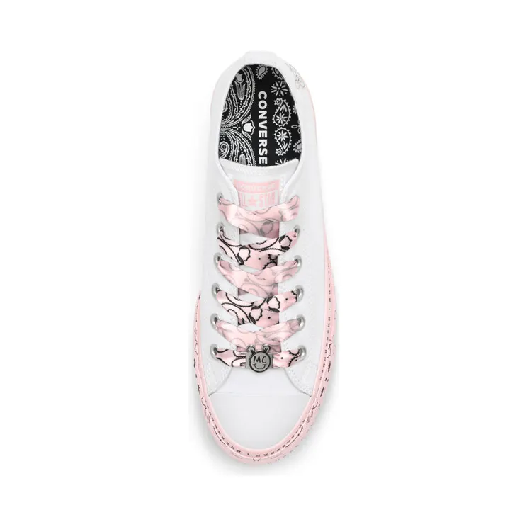 converse-chuck-taylor-all-star 562236C