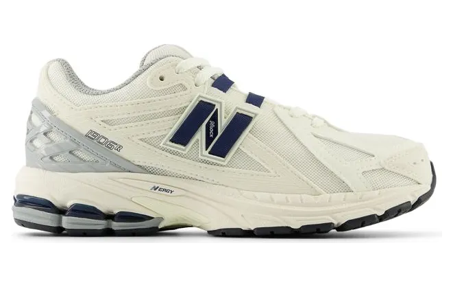 New Balance Fuelcell White