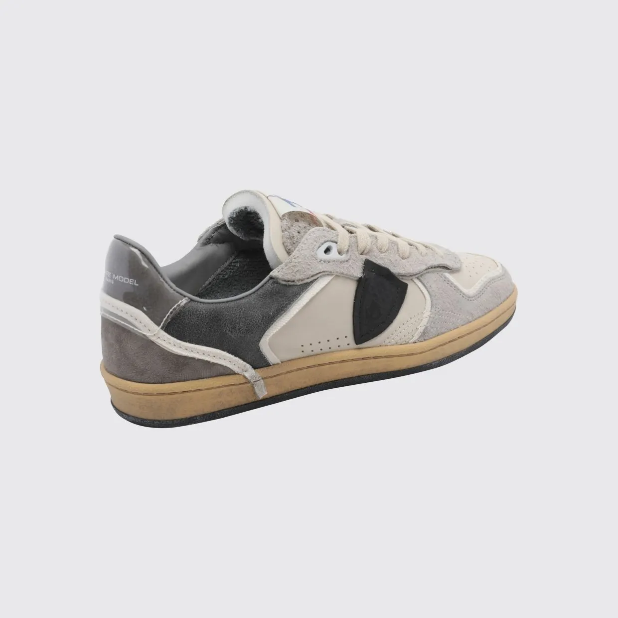 Philippe Model Pgal Suede Calfskin Low-Top Sneakers with Perforated Toe Grey (PGLUVXE3) (2)