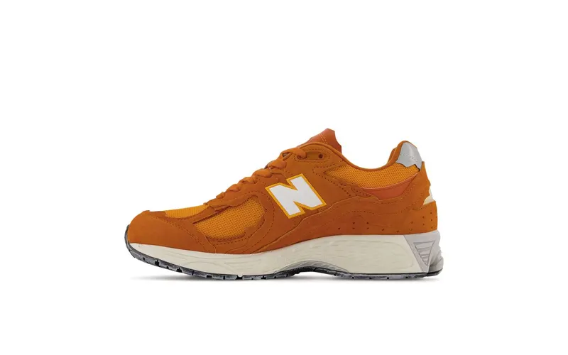 New Balance 2002R Protection Pack Vintage Orange (M2002RDE)