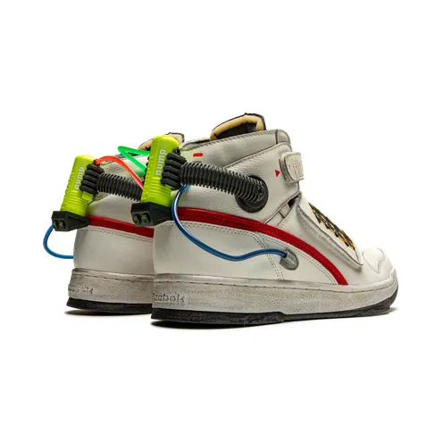 reebok-sneaker FY2106