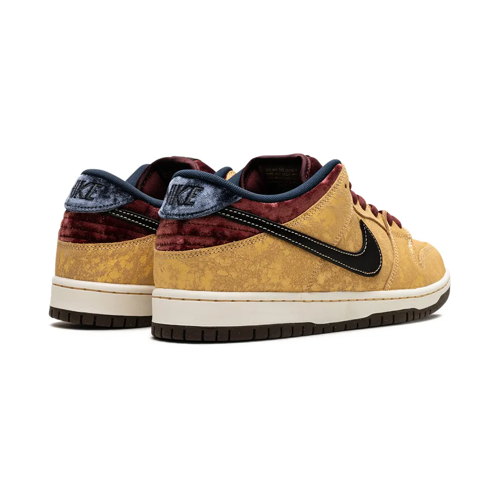 Nike SB Dunk “City Of Cinema” (FZ1278-200)