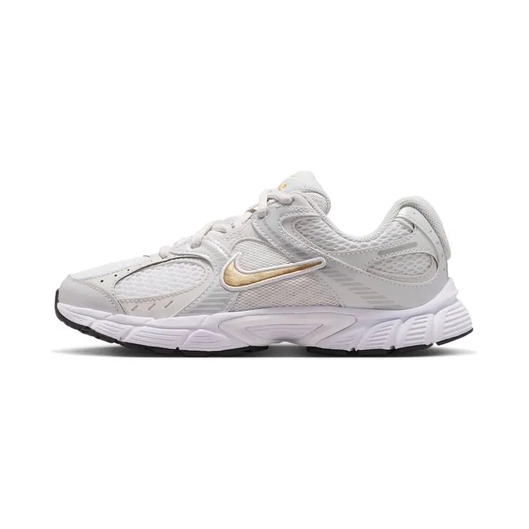 Nike V5 RNR “White / Metallic Silver / Photon Dust / Metallic Gold” (HQ6411-104)