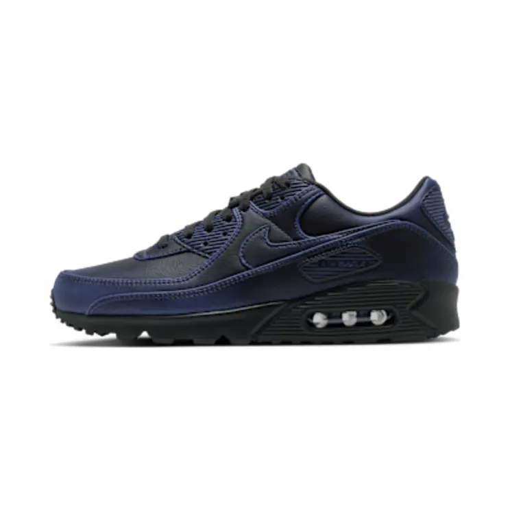 De Nike Air Max 90 University Blue is donkerder dan z’n naam (IQ7130-002)
