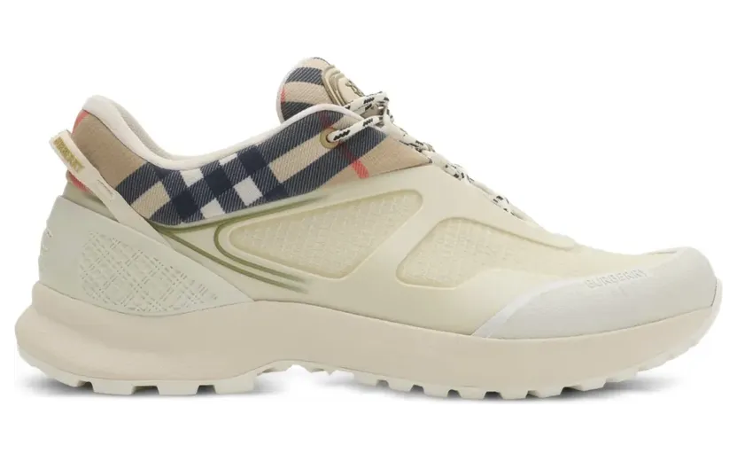 Burberry Check Sneakers aus Mesh – Nude (8119156)
