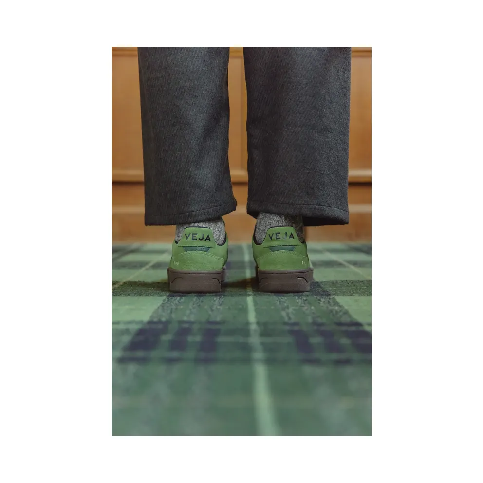Veja V-90 Suede “Militar” (VD0320928A)