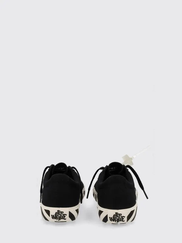 Off-White Vulcanized Low-Top Canvas with Contrast Arrow Logo Black (M2APC9F0011001)