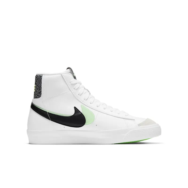 Nike Blazer Mid’ 77 SE Older Kids’ White (DD1847-100)