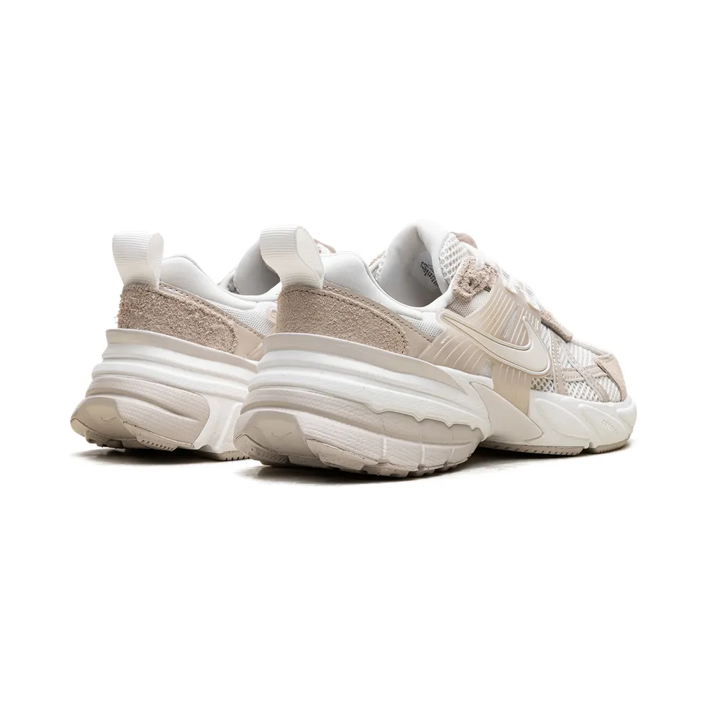 Nike V2K Run “Sail Sand Drift” (HV3917-133)