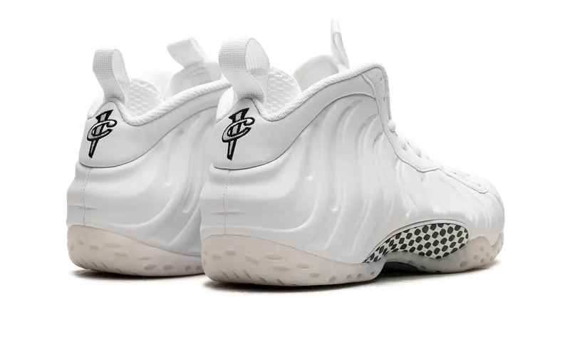 Nike Air Foamposite One “Triple White” (HJ5195-100)
