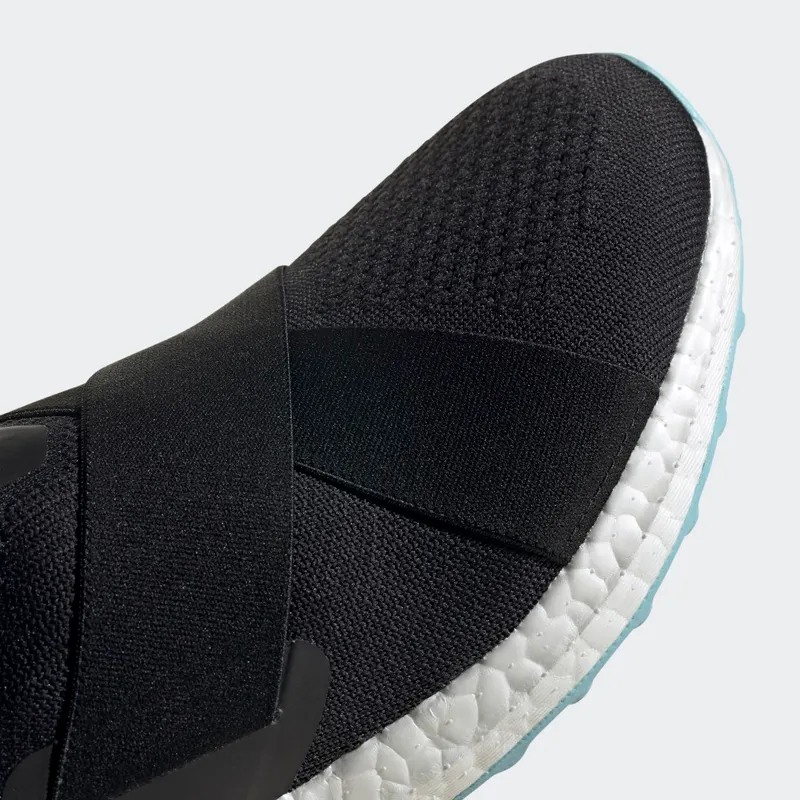 adidas Ultraboost Slip-On DNA Core Black / Cloud White / Hazy Sky (H02816)