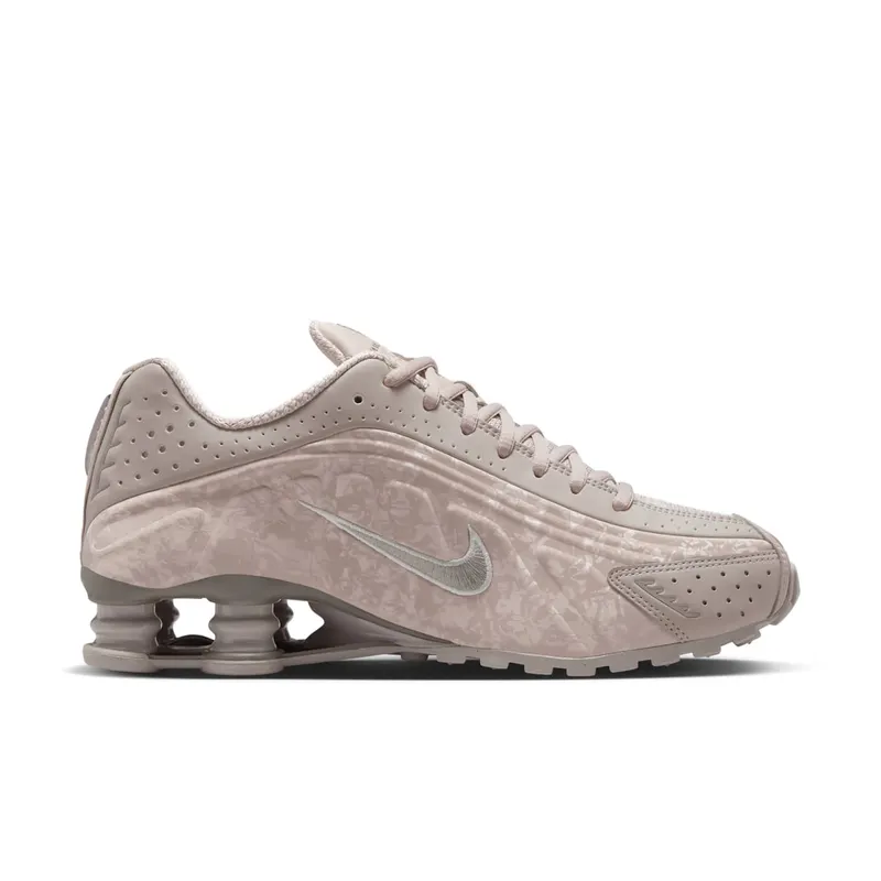 Nike Shox R4 “Flat Pewter Floral” (HV0934-001)