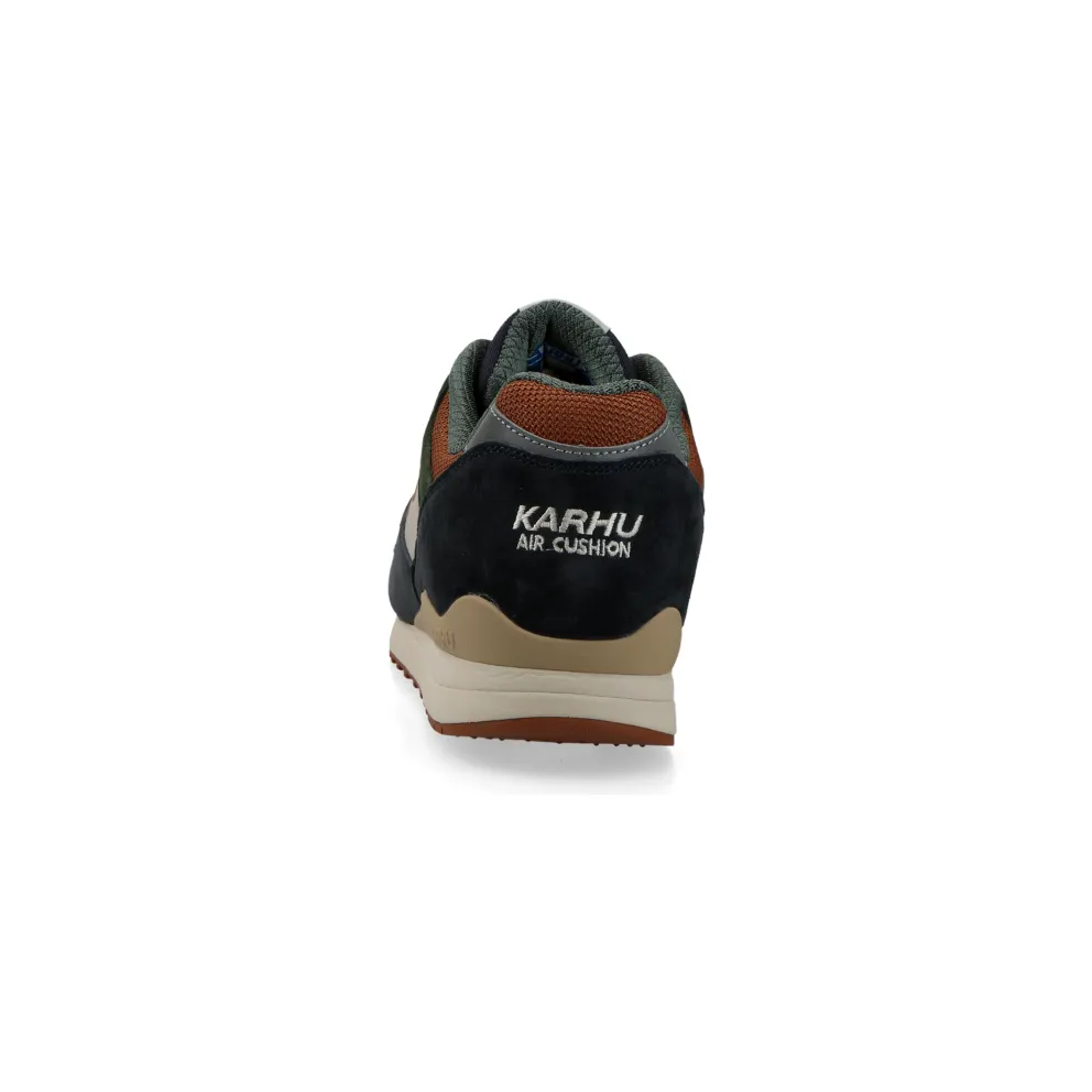 Karhu Synchron Classic (India Ink / Kombu Green) – F802681