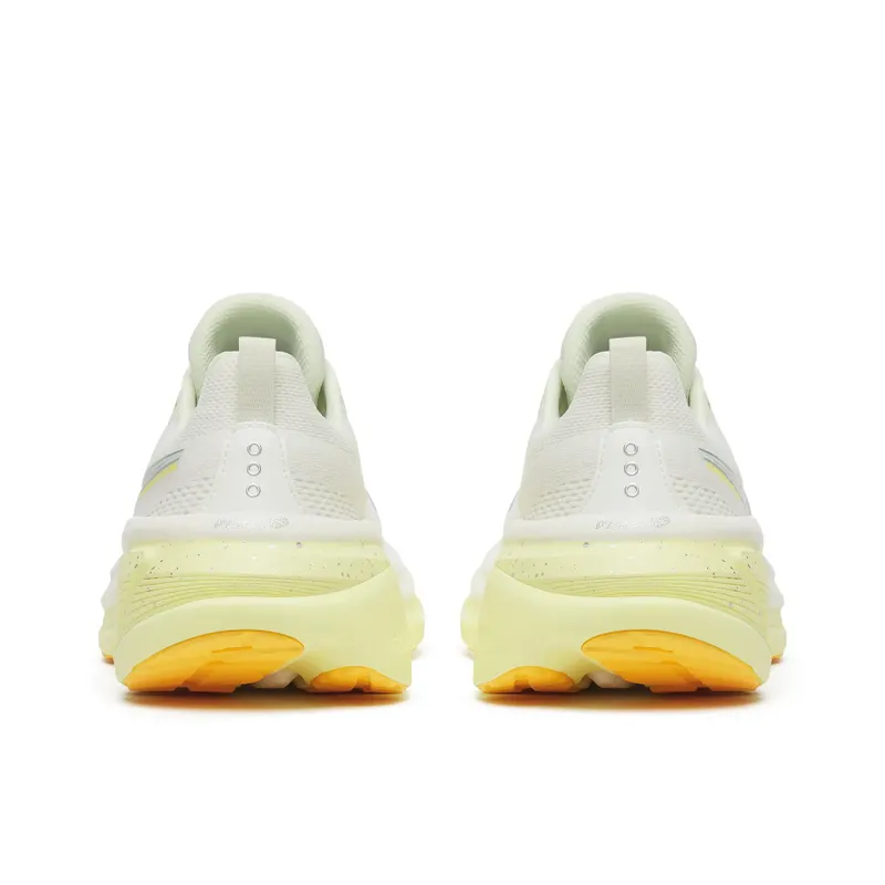 SAUCONY Hurricane 25 “Ivory / Tender” (S11026-144)