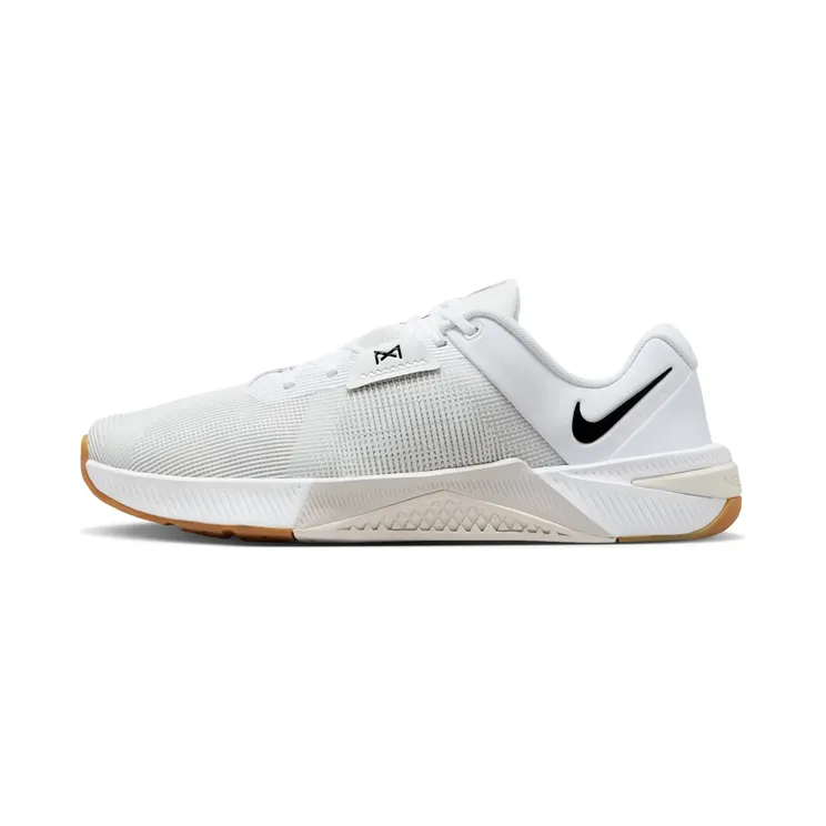 Nike Metcon 10 “White / Platinum Tint / Gum Light Brown / Black” (HJ1875-100)