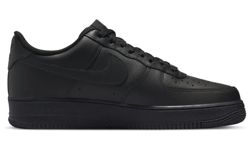 Nike Air Force 1 ’07 “Triple Black”: das schwarze Arbeitspferd (3)
