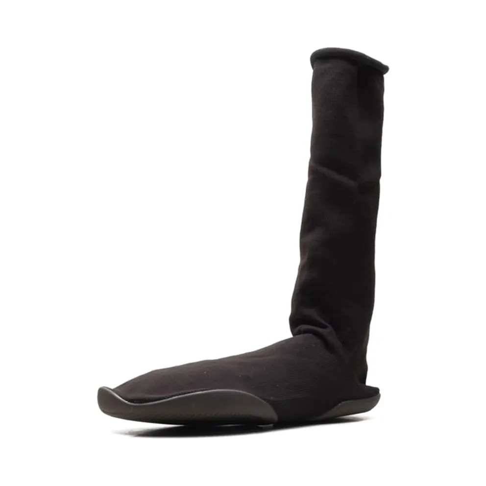 Yeezy Pod “Black” (YZYPODBLK)