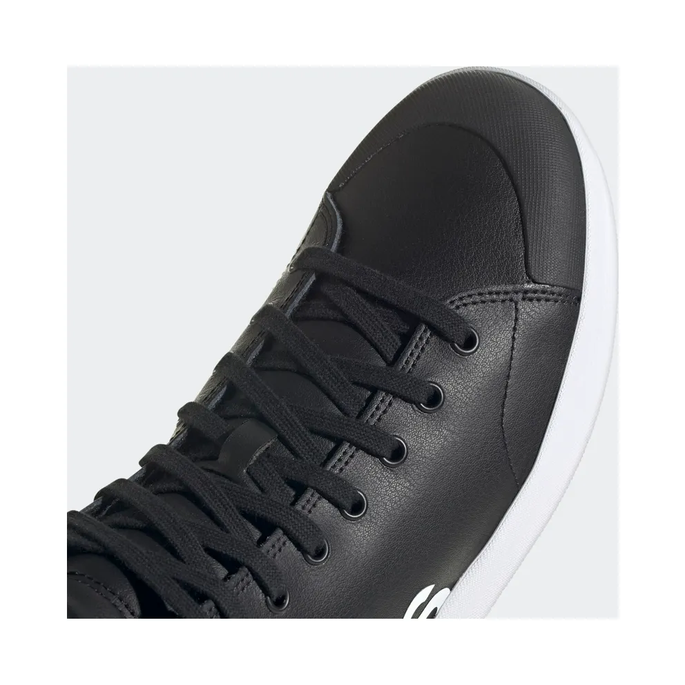 adidas Bravada Mid LTS Core Black / Core Black / Cloud White (H00648)