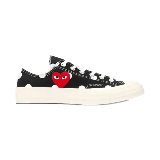 Comme Des Garçons Play met stippen en hart “Black” (AZK114051)