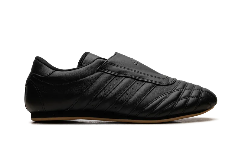 Adidas Taekwondo “Core Black / Core Black / Gum” (JS4011)