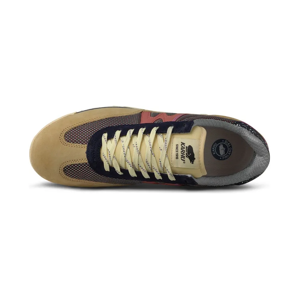 Karhu Mestari – “Curry Mineral Red” (F840003)