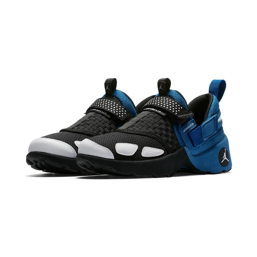 Jordan Trunner LX Black Team Royal (905223-007)
