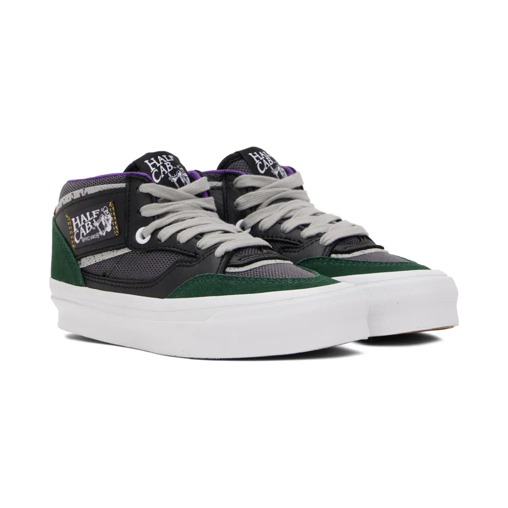 Vans Black Half Cab (VN0A5HTJBDT1)