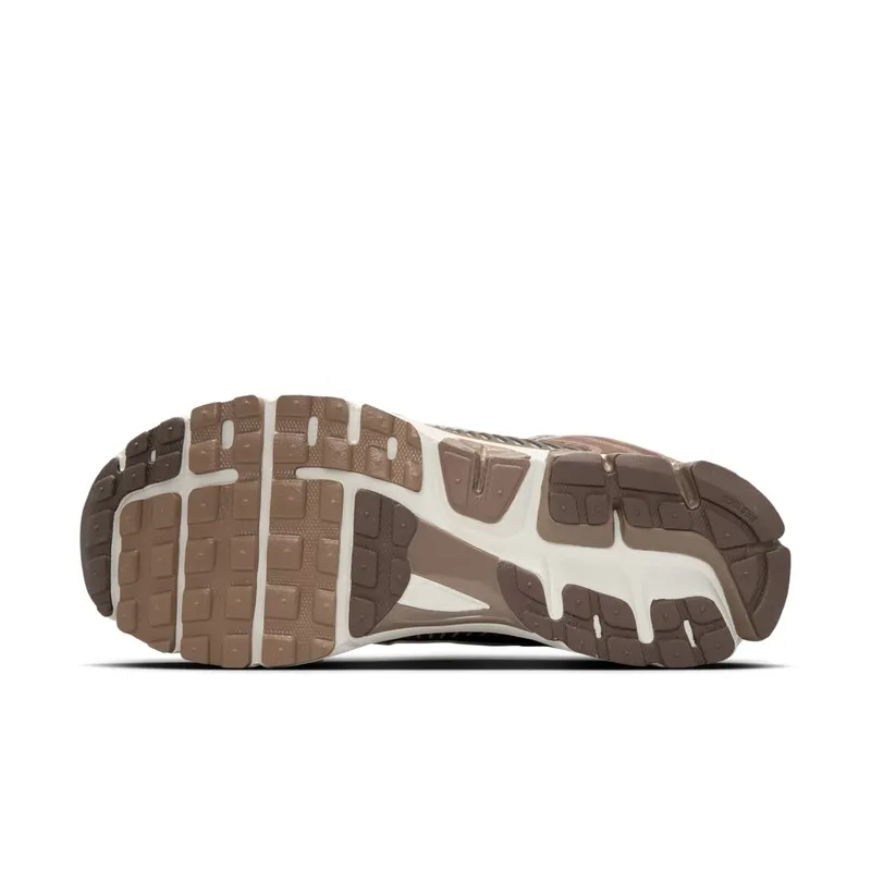 Nike Zoom Vomero 5 “Mink Brown” (HF1553-004)