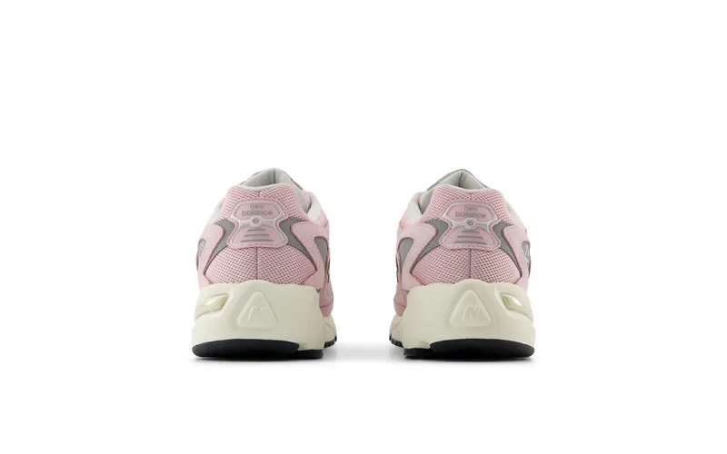 New Balance 725 “Mid Century Pink” (ML725BD)