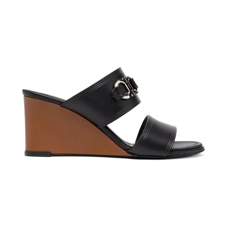 Ferragamo Horsebit-Detail Open Toe Sandals Black (01C933751083)