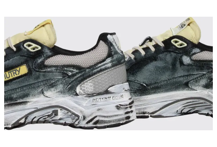 Autry Hyperway Two-Tone Suede Sneakers with a Worn-Out Effect Black (HVLMJB05) (3)