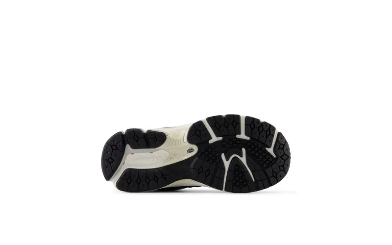 New Balance 2002R PS “Magnet Lead” (PC2002FB)