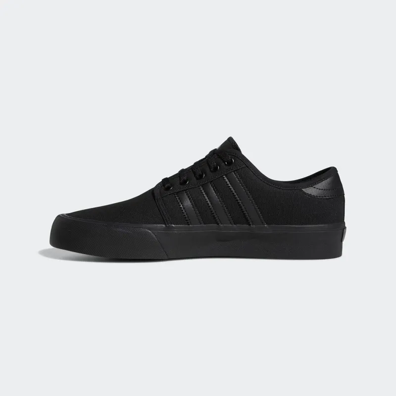 adidas Seeley XT Core Black / Core Black / Core Black (GZ8570)
