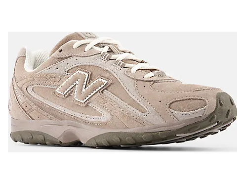New Balance 204L “Mushroom / Arid Stone”: plat is het nieuwe dik (4)