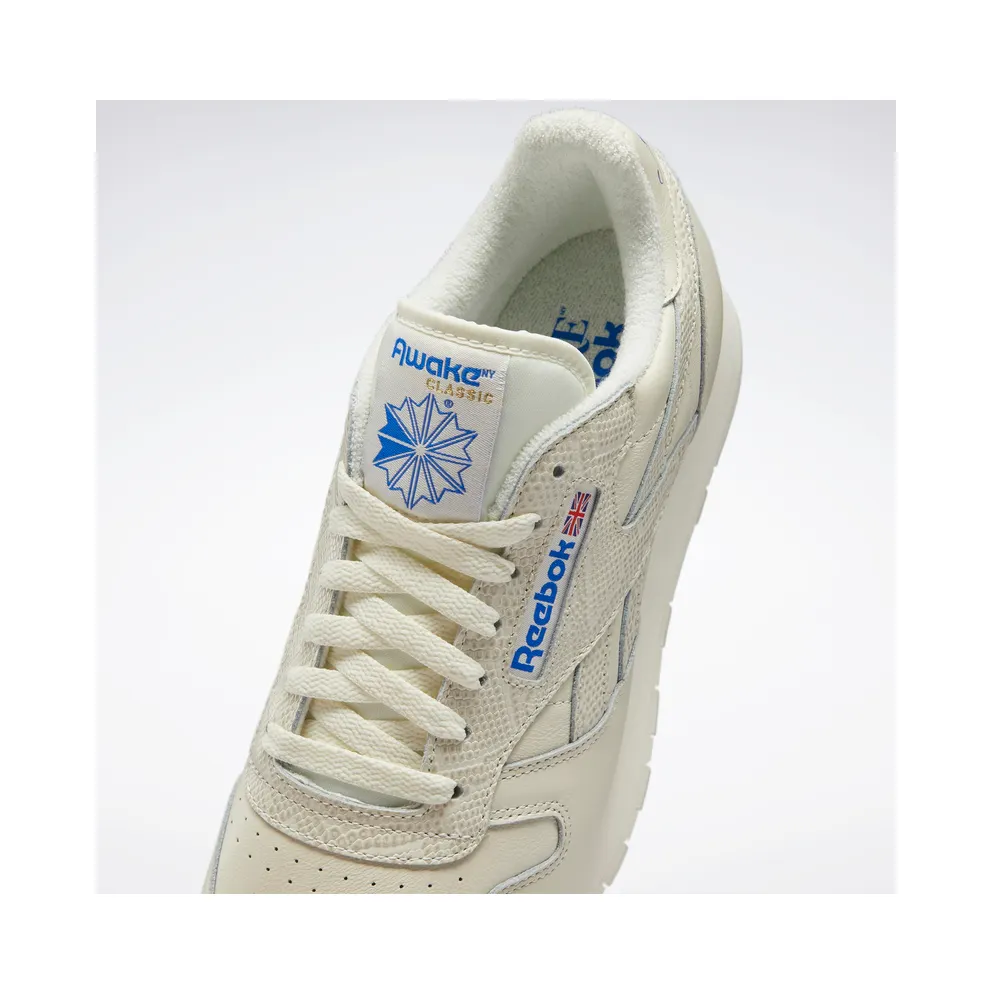 Reebok AWAKE Classic Leather Shoes Chalk / Sandtrap / Sandtrap