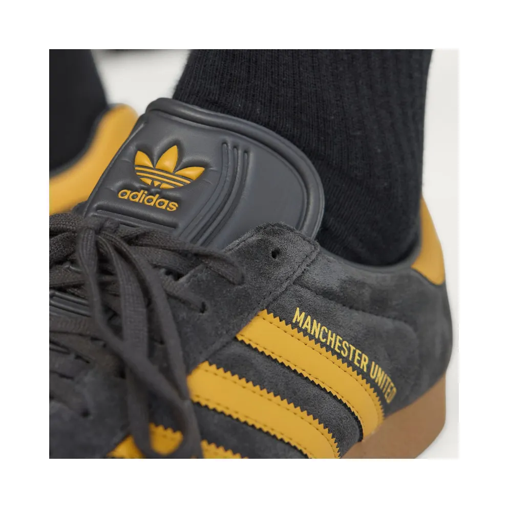 Adidas Gazelle Manchester United Utility Black / Preloved Yellow / Gum (JR1410)
