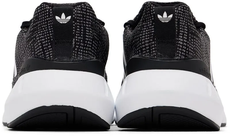 Adidas Swift Run 22 Core Black / Cloud White / Grey Five (GW8176)