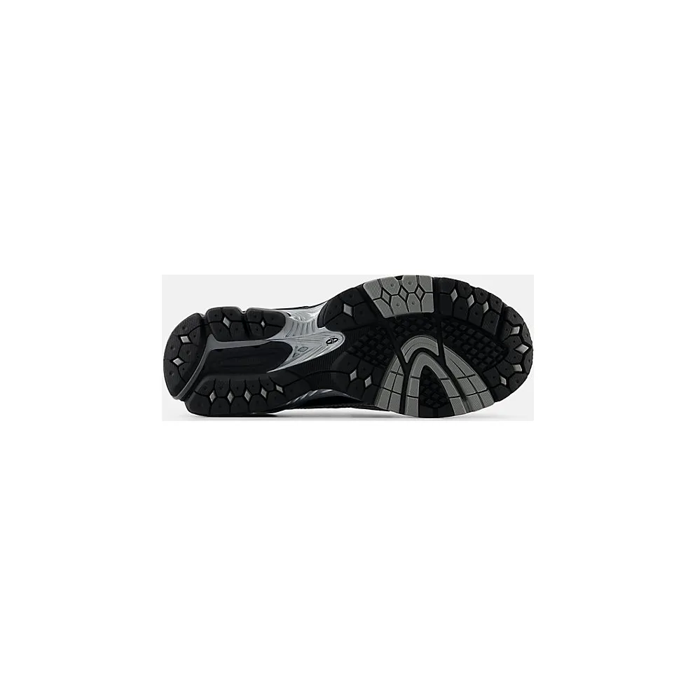 New Balance 1906L “Silver Metallic Black” (U1906LOC)