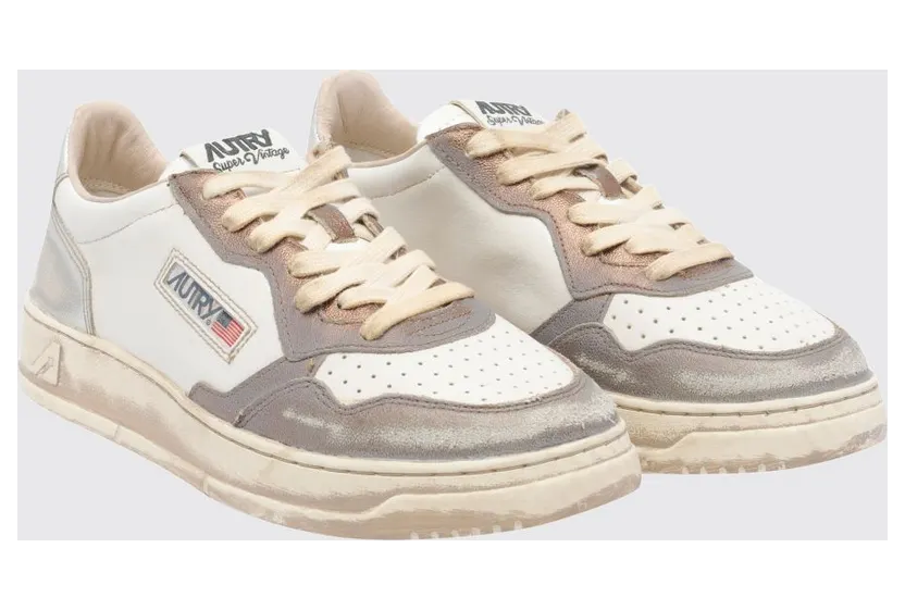Autry Medalist Low Super Vintage Calfskin Sneakers with Worn Effect Cream (AVLMMT08)